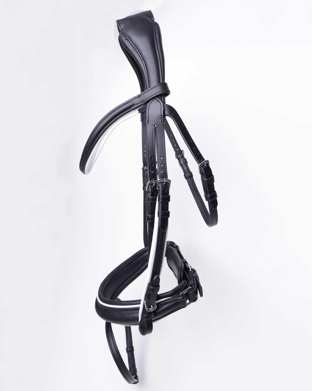 Soft leather traditional dressage. Snaffle flash bridle including reins.